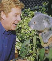 Майкл находит взаимопонимание с австралийским коалой.