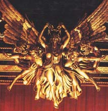 Золотого Ангела окружают Вакханки и Сатиры. Всё насыщено чувственностью.